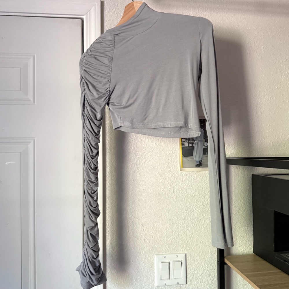 NWT‎ HANIFA grey asymmetrical ruched pointed hem mock neck cropped top